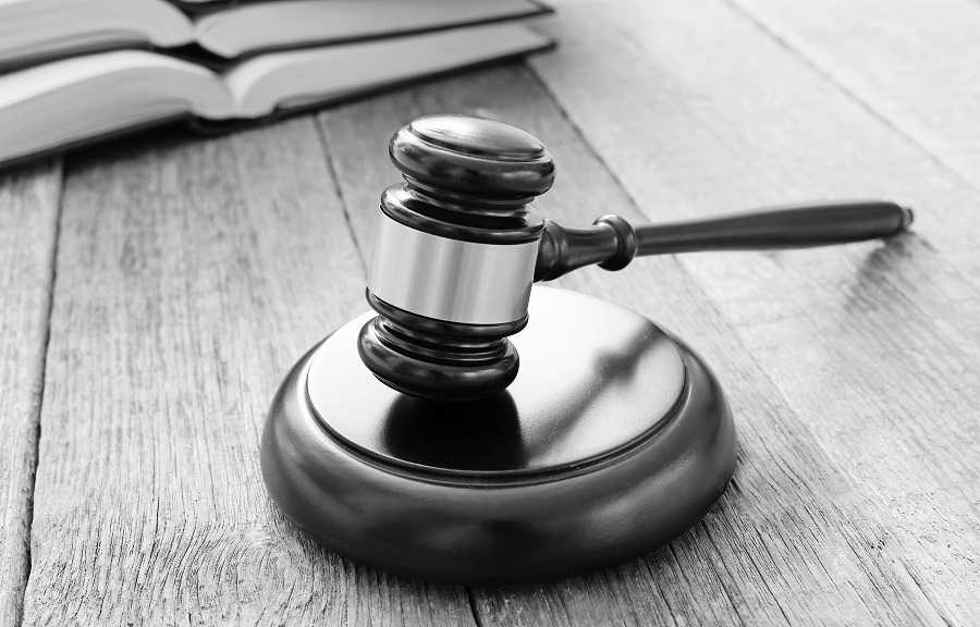 СУДЕБНАЯ ПРАКТИКА ПРИМОРСКОГО КРАЯ 2 court hammer books judgment law concept