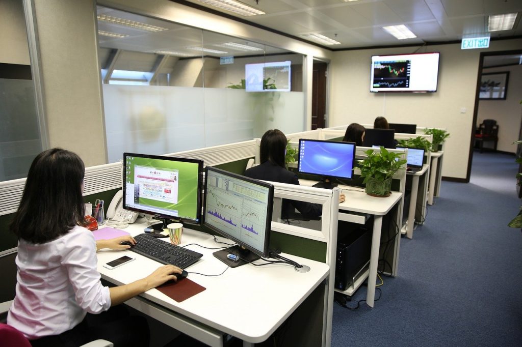 В Арсеньевском ГО будет создан Центр управления муниципалитетом 4 business people the company office 1572059