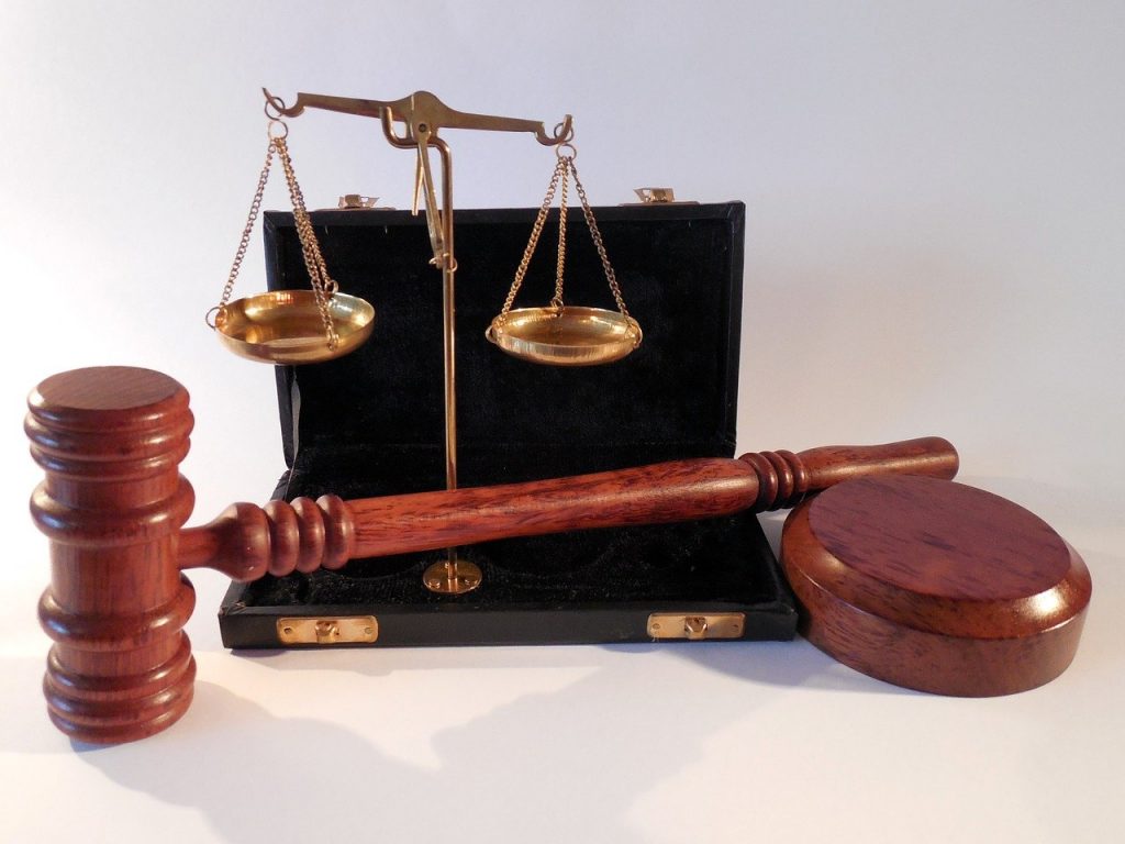 Опубликовано значимое решение Конституционного Суда РФ 5 hammer horizontal court 802301