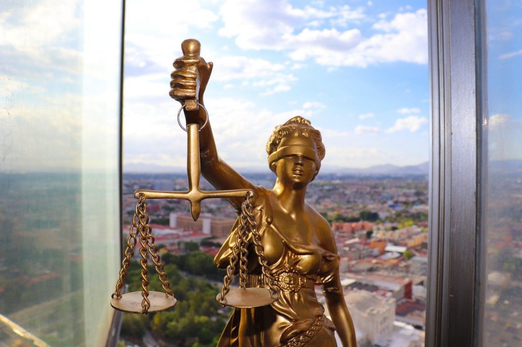 В новой редакции изложены два важных закона Приморского края 2 legal right justice 5293006