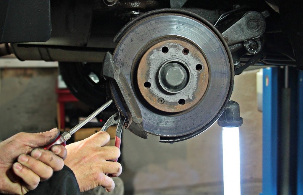 С 1 сентября вступят новые правила организации предрейсового ТО 1 auto repair workshop brake disc 1954636