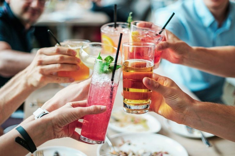 drinks alcohol cocktails 2578446