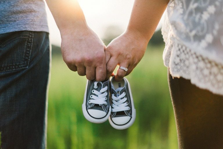 holding hands shoes little 918990