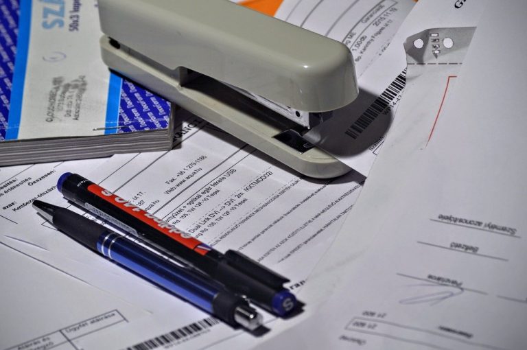stapler pen paperwork 1016310
