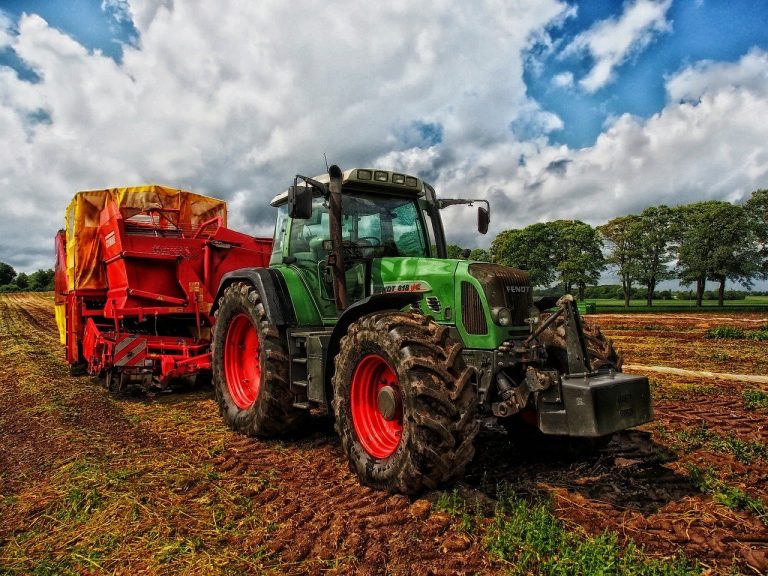 tractor rural farm 385681