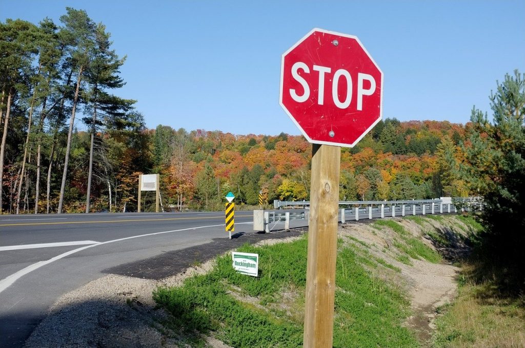 Въезд на о. Русский будет ограничен во время ВЭФ-2021 7 stop sign road sign 744192