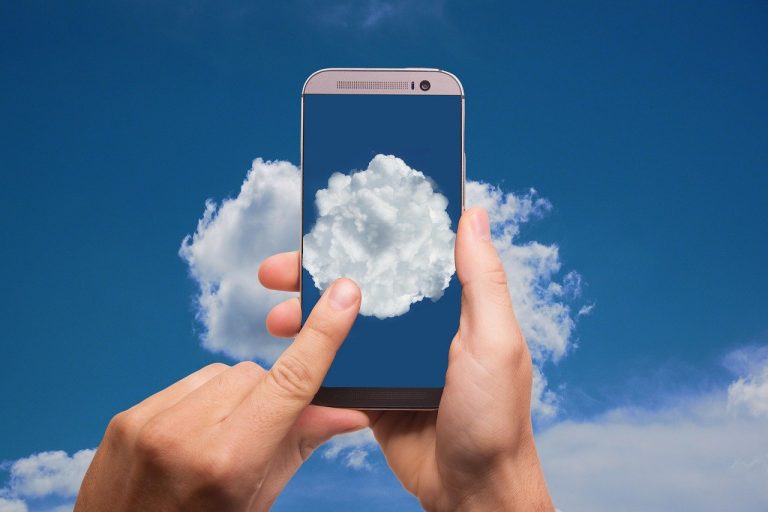 cloud finger smartphone 2537777
