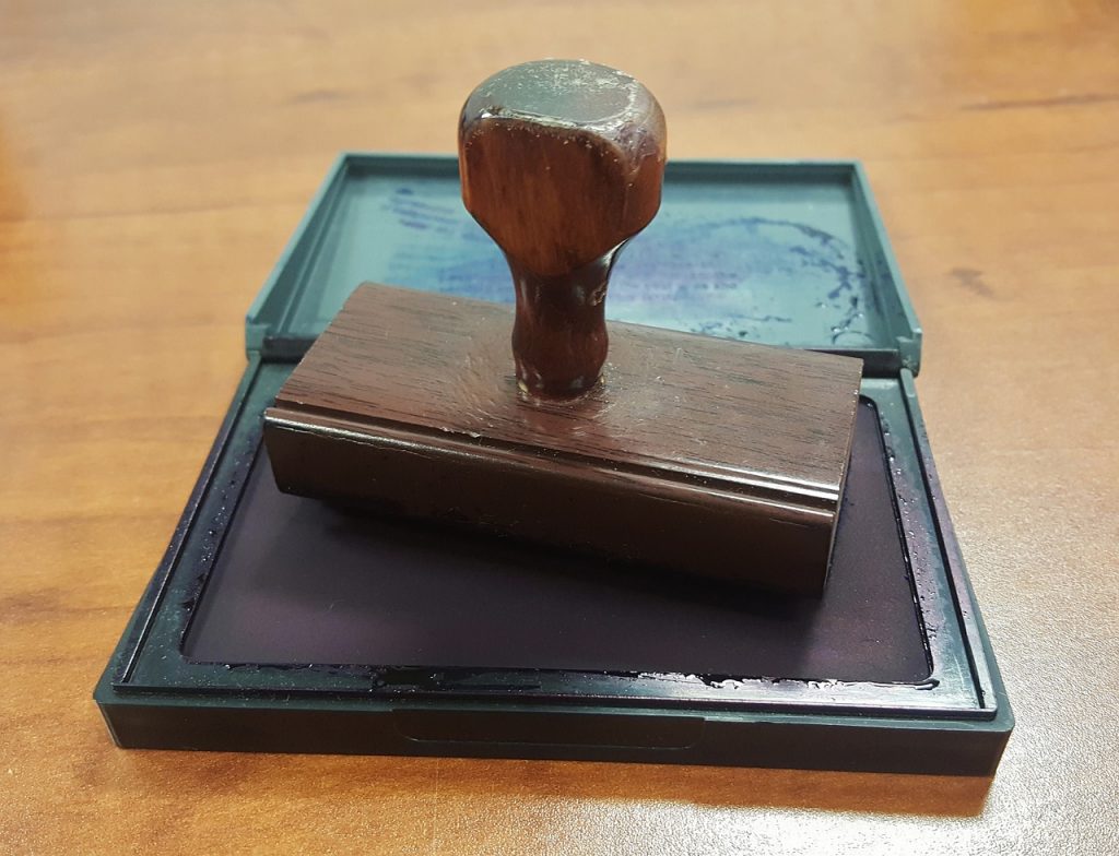 Заработал упрощенный порядок регистрации юрлиц и ИП через нотариуса 4 stamp rubber stamp stamped 1415724