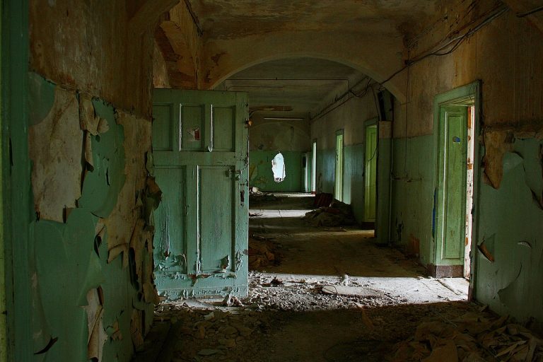 architecture inside room 3143386