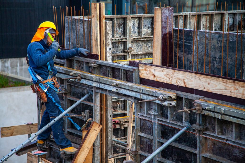 worker employee security 6586718