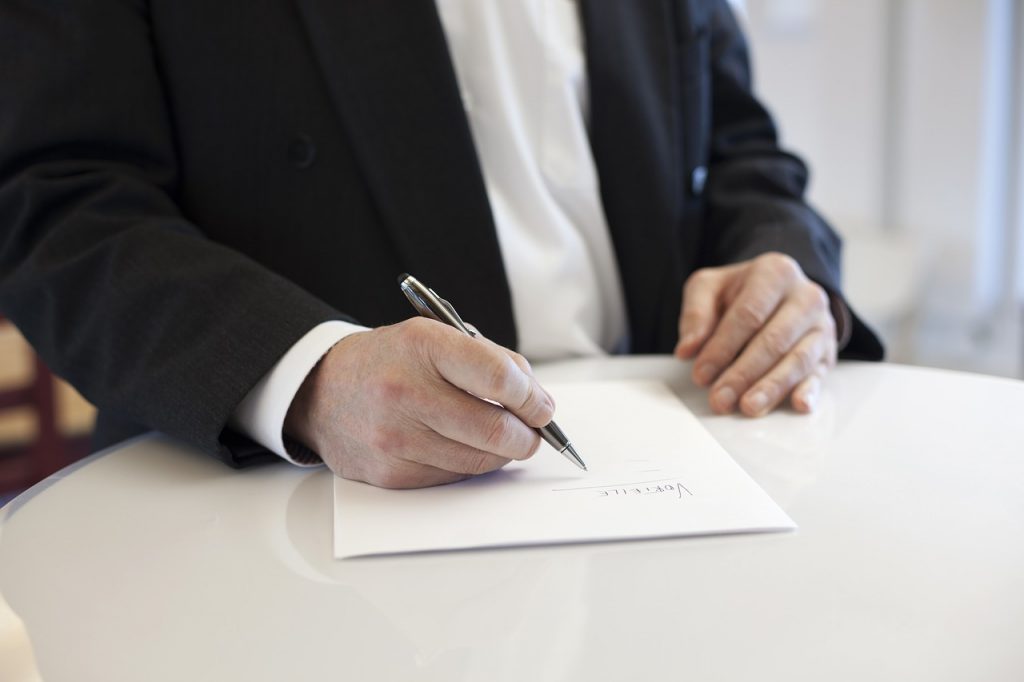 Изменены правила ведения карточек Т-2 4 contract, signature, contract-3031680.jpg