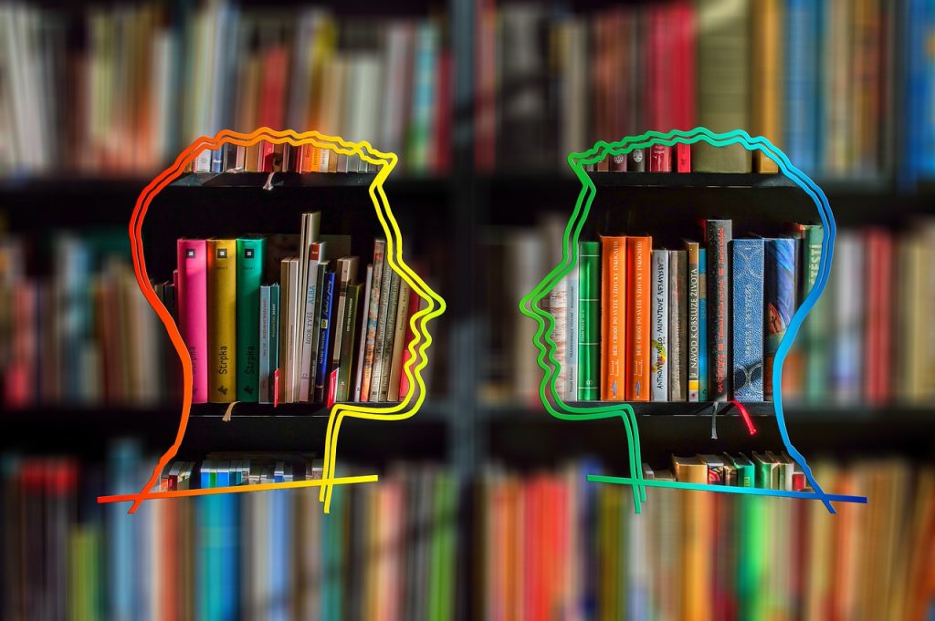 Уточнен порядок сбора и обмена информацией по защите населения и территорий от ЧС 4 silhouette, head, bookshelf-1793916.jpg