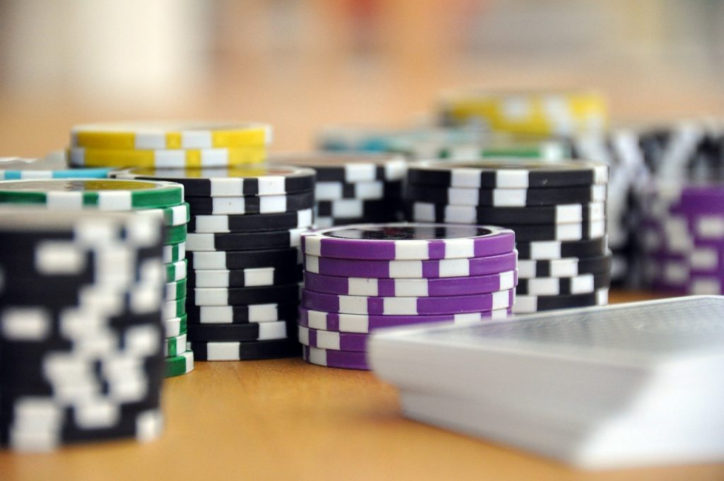 ФНС: о представлении налоговой декларации по налогу на игорный бизнес 3 to play, card game, poker-593207.jpg