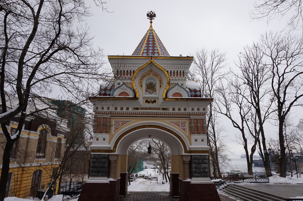 В Приморье определен порядок предоставления физическим и юридическим лицам в аренду объектов культурного наследия 1 vladivostok, arc de triomphe, winter-1885840.jpg