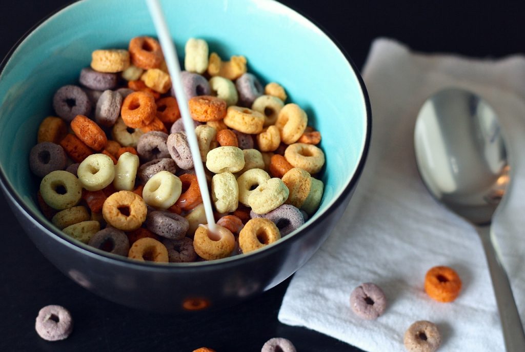 Установлен размер компенсации на питание сирот при передаче их в семьи 1 cereal, spoon, milk-1444496.jpg