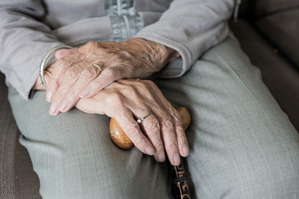 Установлен ожидаемый период выплаты накопительной пенсии на 2022 год 4 hand, human, woman-3666974.jpg