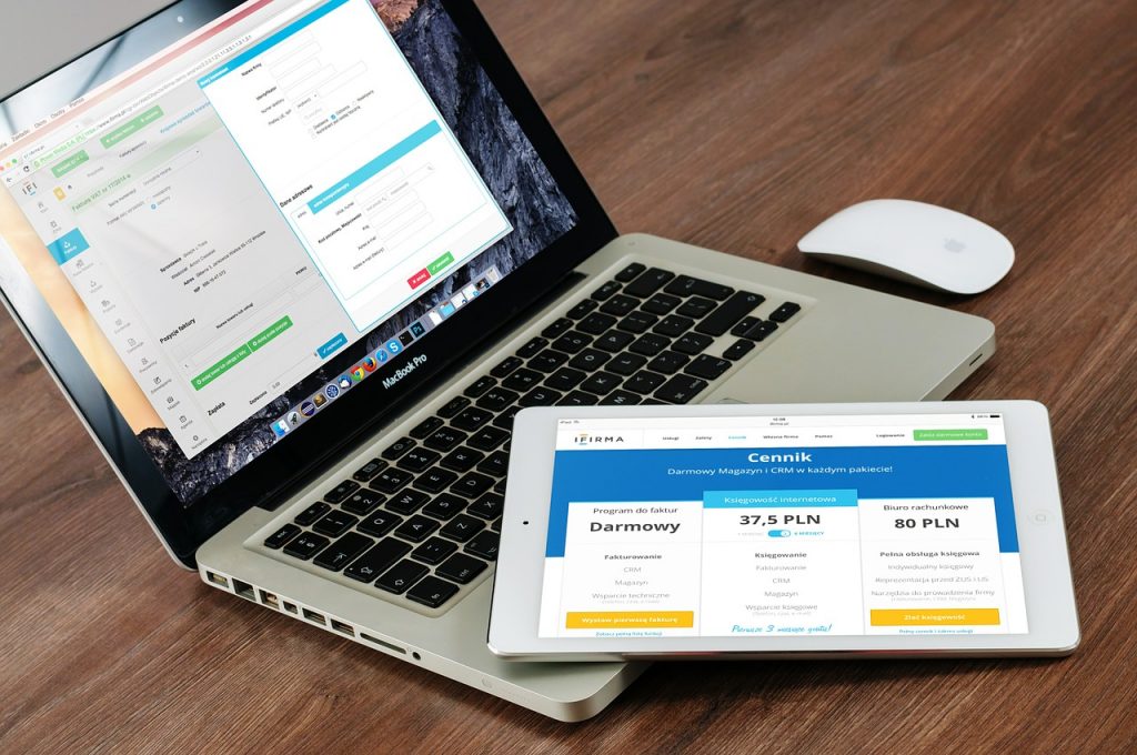 Приятельство утвердило критерии отнесения информации к социальной рекламе 3 macbook, laptop, ipad-624707.jpg