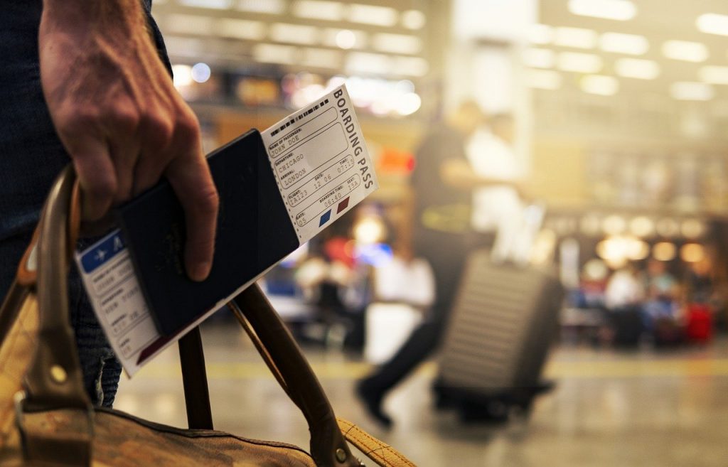 Продлено действие туристического кешбэка 6 travel, airport, boarding pass-5219496.jpg