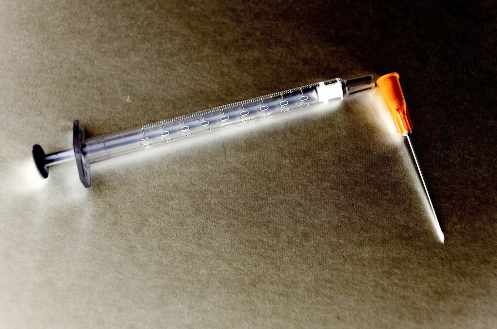 Углубленная диспансеризация по собственной инициативе 6 drugs, stop, vaccinations-22237.jpg