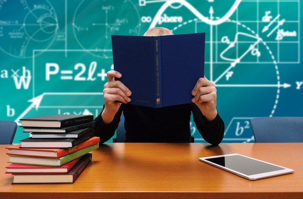Некоторые российские студенты (курсанты) получат еще одну стипендию 2 school, study, to learn-2051712.jpg