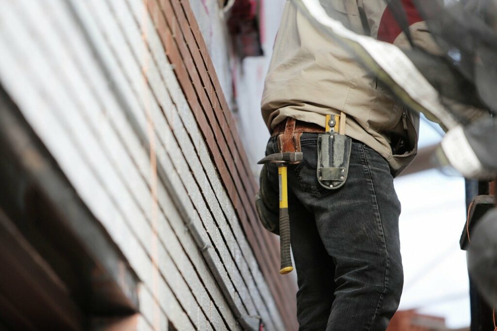 Обновлен порядок организации оплачиваемых общественных работ 6 construction worker, builder, build-569149.jpg