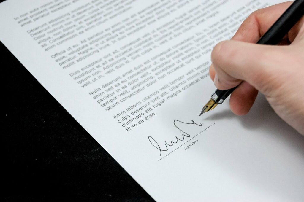 Срок действия лицензий и разрешительных документов продлен на год 1 document, agreement, documents-428335.jpg