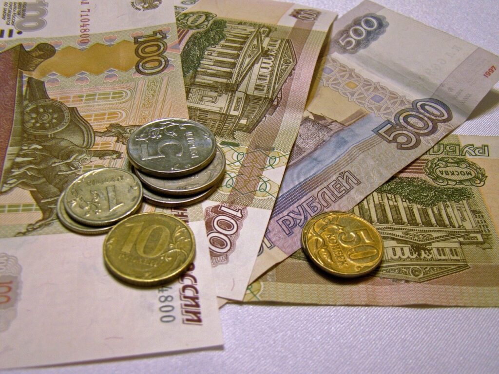 Оснований для отказа в назначении соцпомощи на основании соцконтракта стало больше 7 rubles, bills, money-955990.jpg