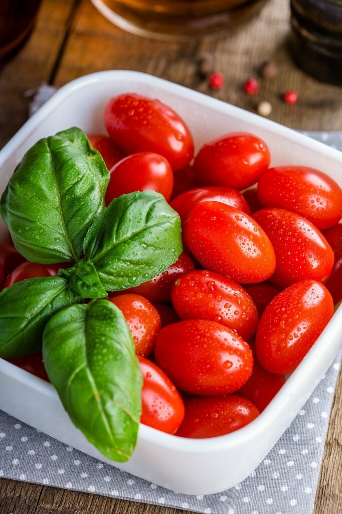 Приморскстат: в январе из продуктов сильнее всего подорожали помидоры 7 tomatoes, red tomatoes, fresh-1887240.jpg