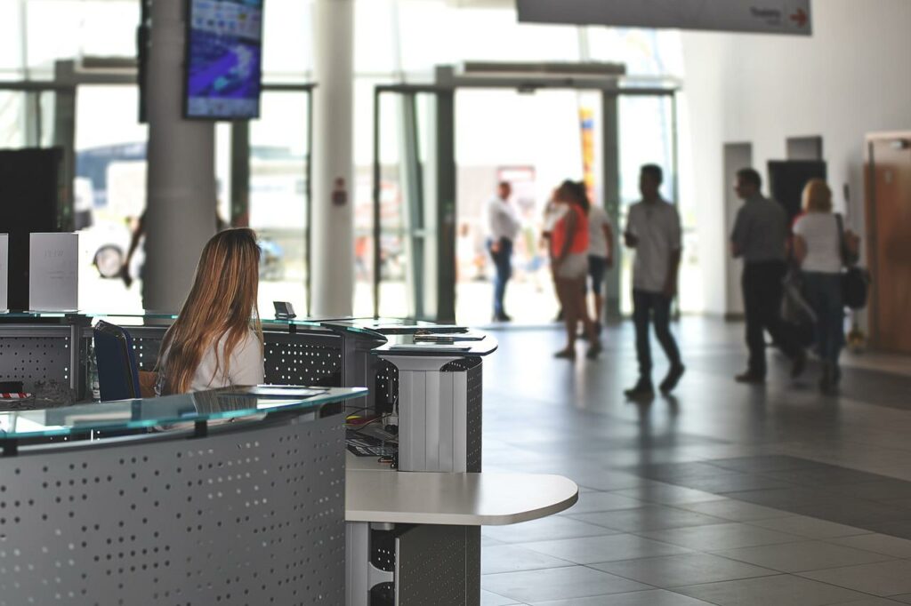 ФСС представлен перечень госуслуг Фонда, предоставление которых ведется экстерриториально 2 reception gdcda