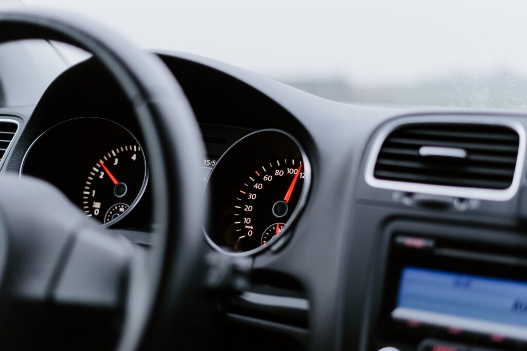 Как оформить транспортное средство на ребенка 5 julian hochgesang qnkfjmgrai unsplash