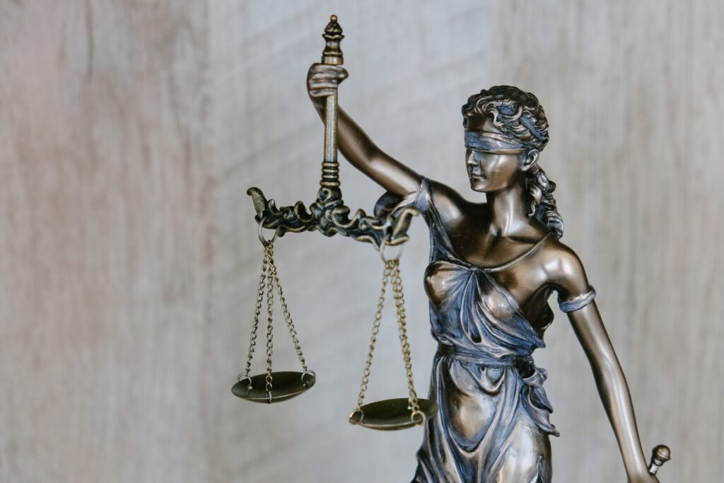 Определен порядок работы государственного юридического бюро 2 tingey injury law firm DZpcUYZtY unsplash ()