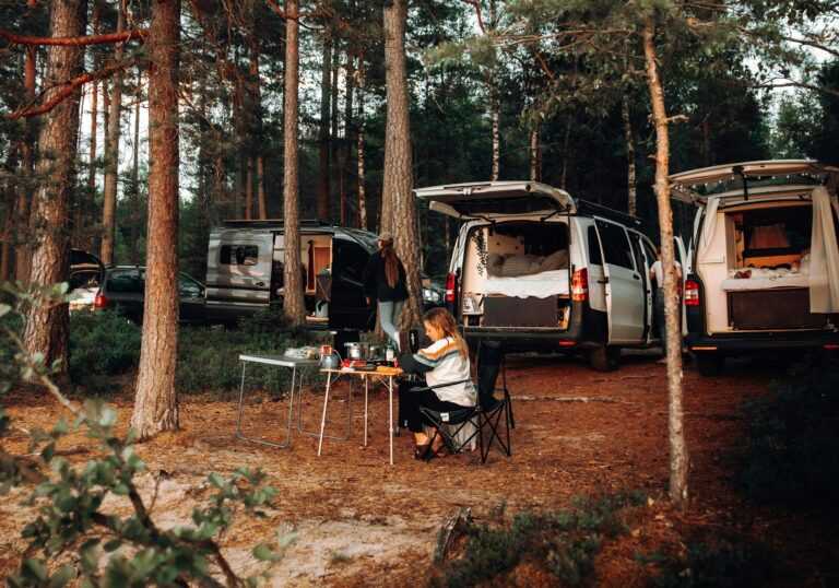 daniel j schwarz dfPKAUIk unsplash