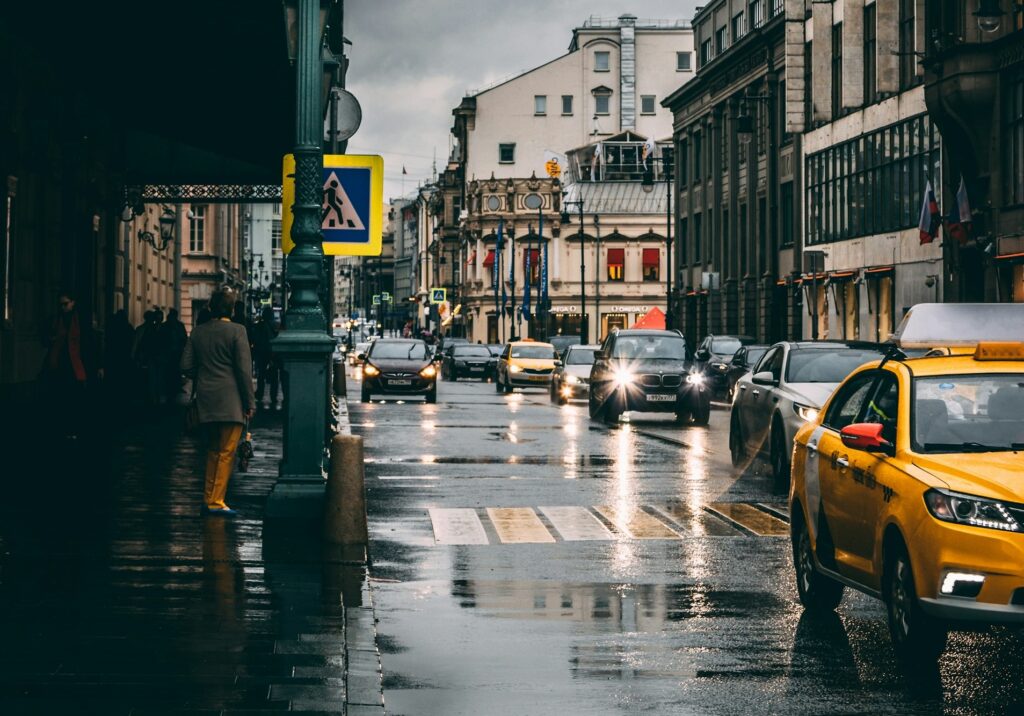 На дороги Владивостока направят больше средств 3 nikolay vorobyev dheOQ rKzI unsplash